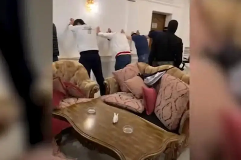 Almatydaǵy jasyryn kazınonyń qyzmetkerleri men klıentteri jazalandy