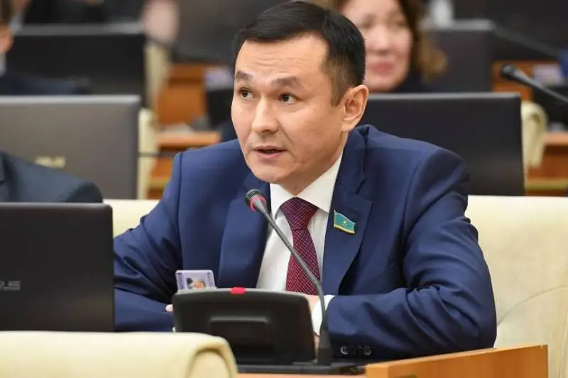 Májilis depýtaty ár otbasyǵa 20 sotyq jer berýdi usyndy