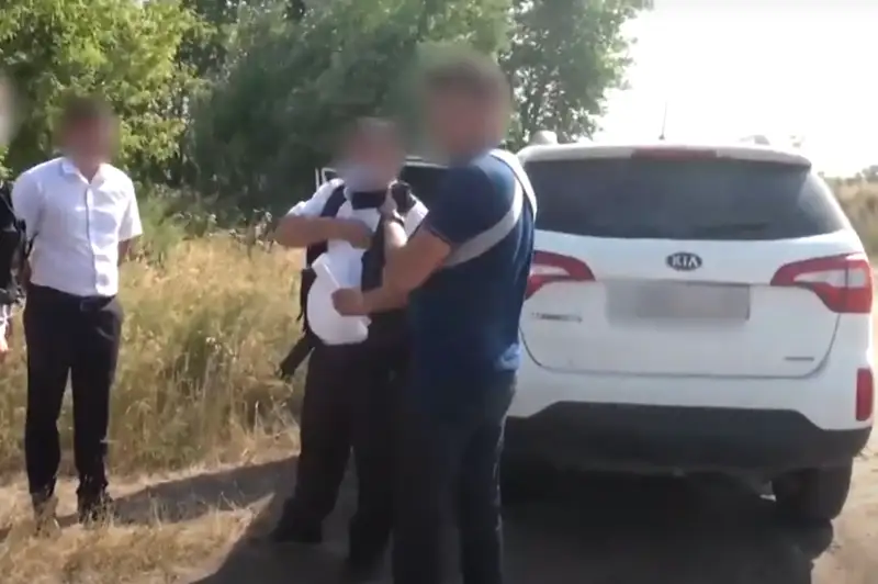 Kólik jóndeýge bólingen qarajatty jymqyrǵan aýyl ákimi ustaldy – Qostanaı oblysy