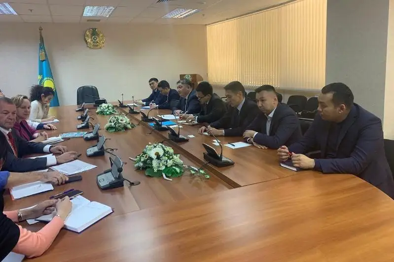 Almaty men Tel-Avıv arasynda jańa áýe reısi ashylady