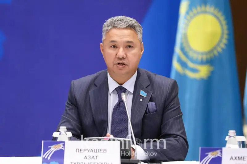 Prezıdent memleketti basqarýdaǵy kemshilikterdi kórsetti – Azat Perýashev