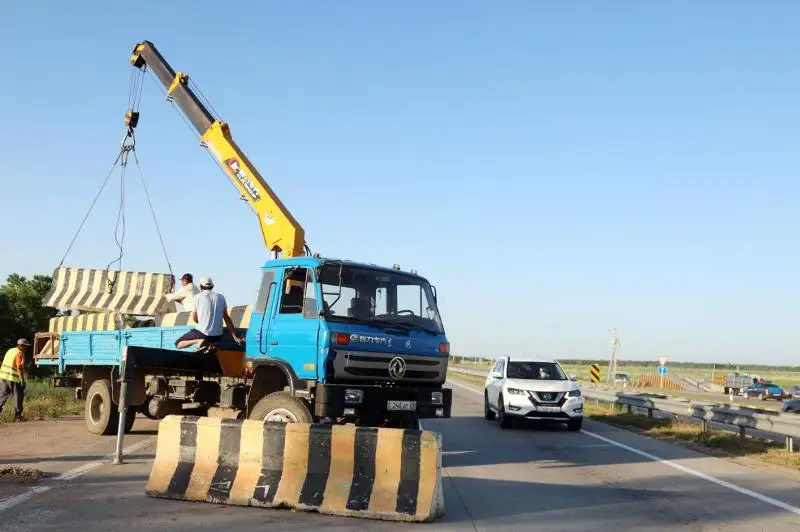 Jambyl oblysyndaǵy blokpostardan eki aıda 800 myńnan astam jolaýshy ótken