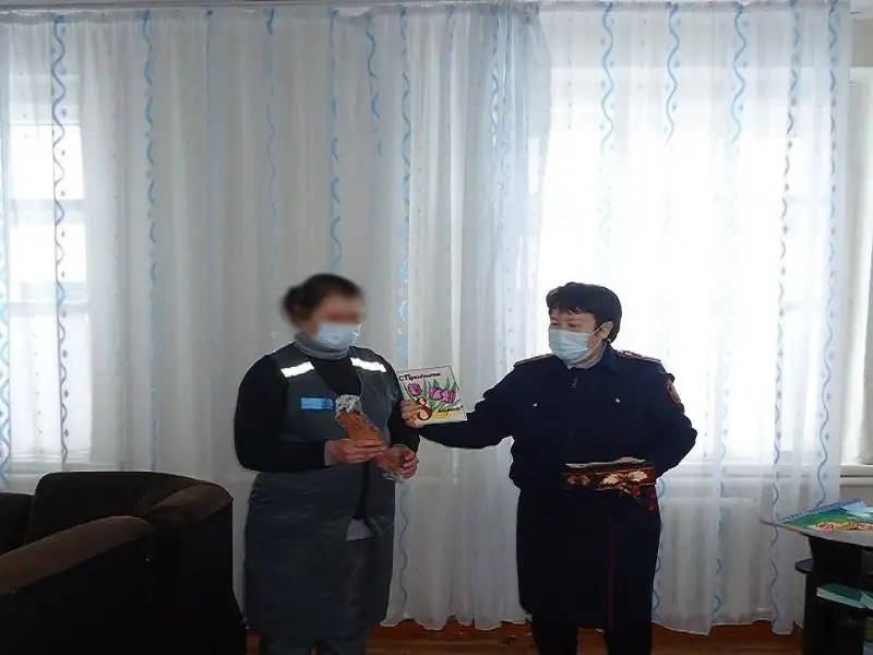 Qaraǵandy oblysyndaǵy jazasyn óteýshiler kópbalaly analardy merekemen quttyqtady