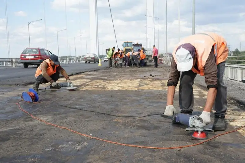 Semeıdegi aspaly kópir jóndeýden ótip jatyr