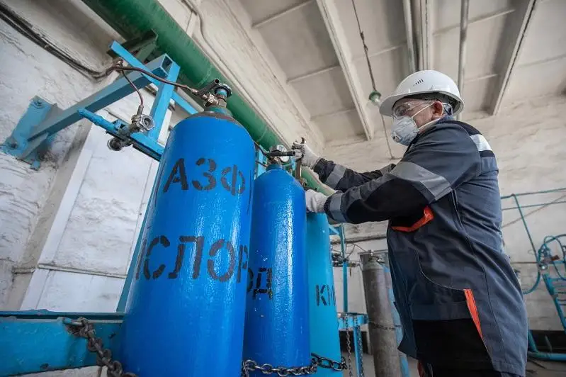 Aqtóbedegi zaýyt ottegi ballondaryn tegin toltyryp beredi
