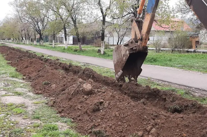 Almaty oblysynda karantınge jabylǵan 4 saıajaıdyń aınalasy qazylyp jatyr