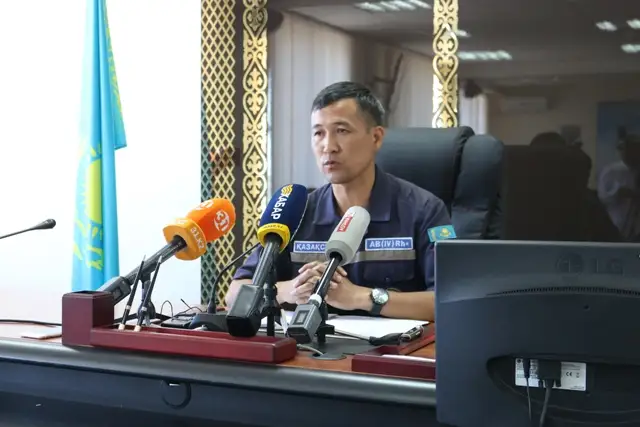 Pavlodar oblysynda sýǵa batyp ketken eki balanyń denesi izdestirilýde
