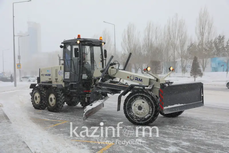 Алтай Көлгінов елорда көшелерін қардан тазарту тәртібі қалай жүретінін айтты