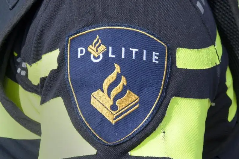 Koronavırýs: Nıderlandta polıtsııa úılený toıyn toqtatty