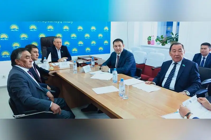 Májilis depýtaty Almaty oblysyndaǵy aýyl turǵyndaryn qabyldady