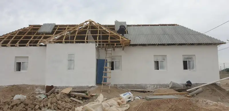 Qyzylordada volonterler muqtaj otbasylarǵa úshinshi baspana salyp jatyr