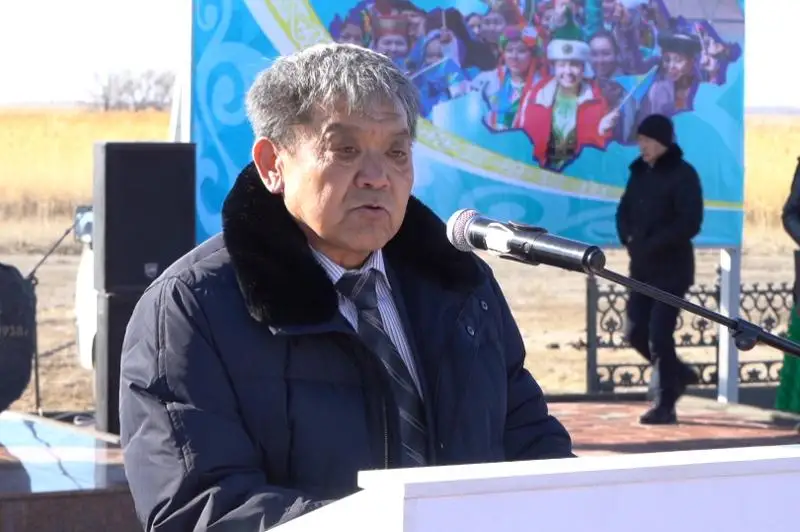 Meniń ákem men anama qazaqtar qatty kómektesti - Vıktor Pak