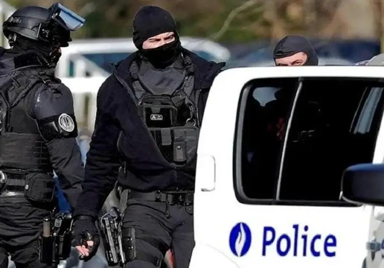 Belgııada narazylyqqa shyqqandar men polıtseıler qaqtyǵysyp qaldy