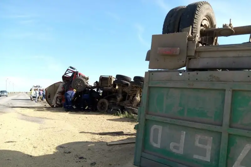 Qostanaıda eki KamAZ soqtyǵysyp, bir jolaýshy kóz jumdy
