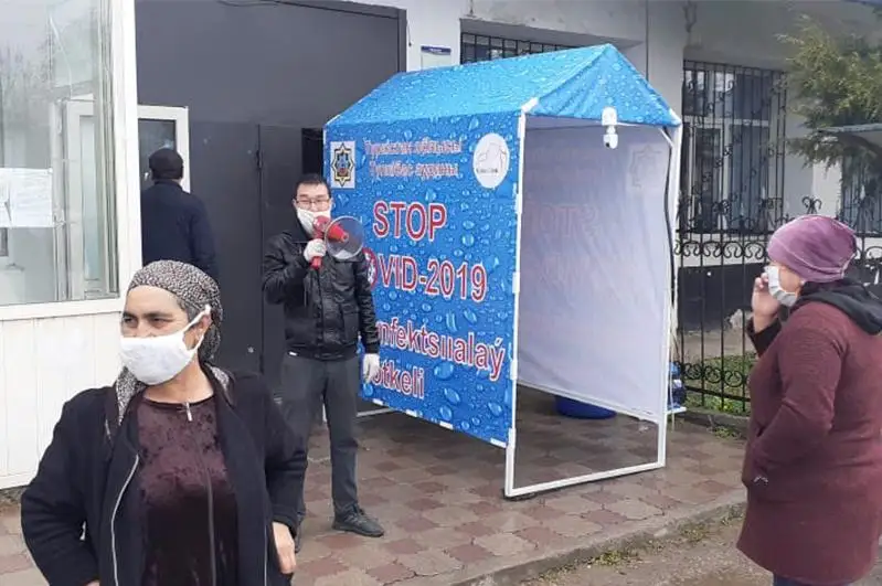 Túlkibasta halyq kóp júretin jerlerge dezınfektsııalaıtyn qural ornatylyp jatyr