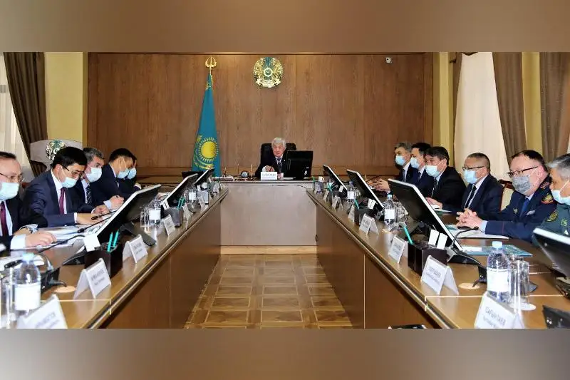 Berdibek Saparbaev óńirde qashyqtan bilim berý boıynsha júrgizilgen jumystardy synǵa aldy