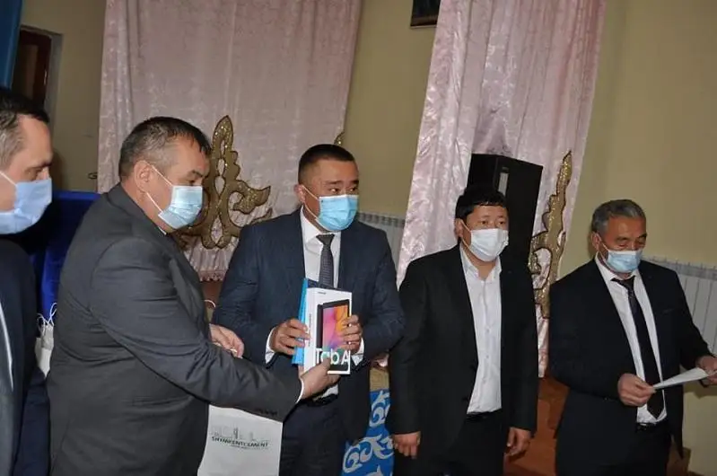 Túlkibas aýdanynda turmysy tómen 3800 otbasynyń balalary oqý jabdyqtarymen qamtylǵan