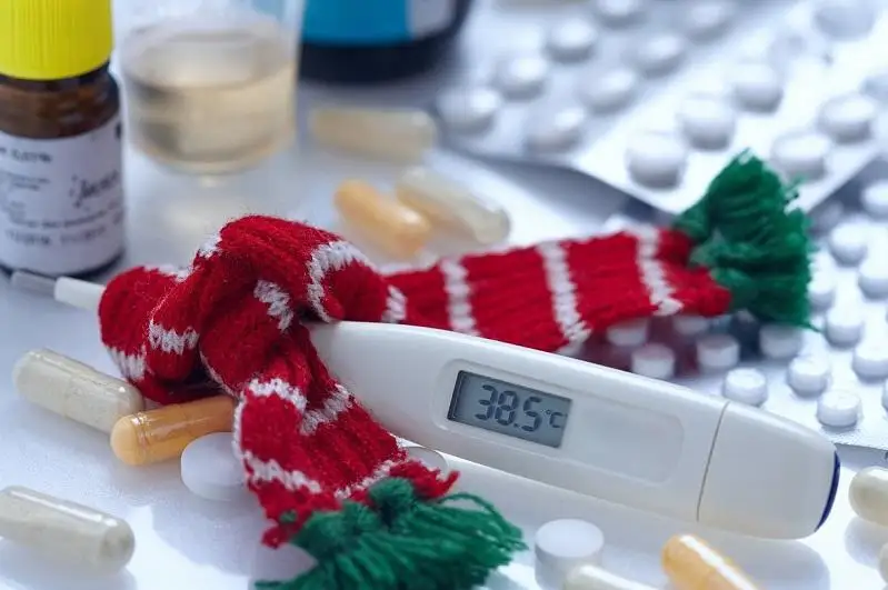 Almatylyq ınfektsıonıst koronavırýstan saqtaný jáne emdelý jónindegi basty suraqtarǵa jaýap berdi