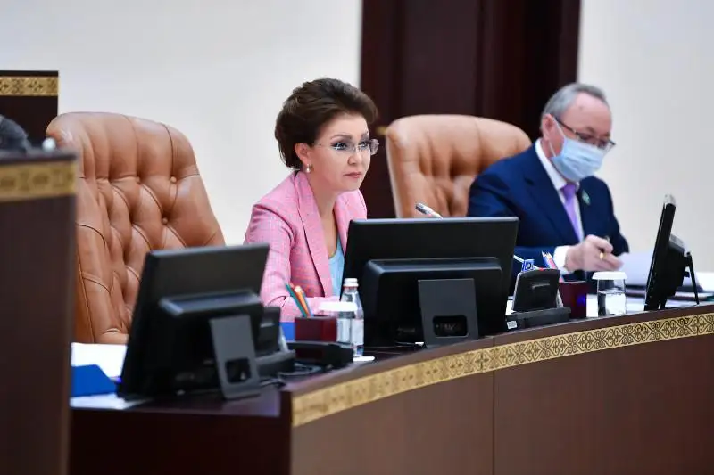 Senat tóraǵasy depýtattarǵa Prezıdent tapsyrmalarynyń oryndalýyna monıtorıng júrgizýdi tapsyrdy