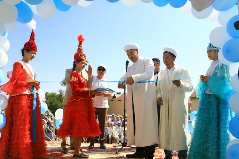 Túlkibasta jańa meshit paıdalanýǵa berildi
