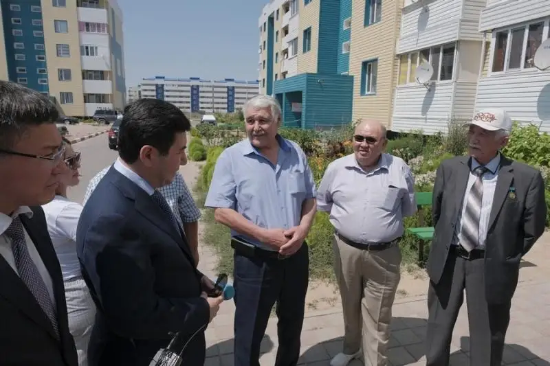 Sátbaev turǵyndaryna arnalyp jańa úıler salynýda