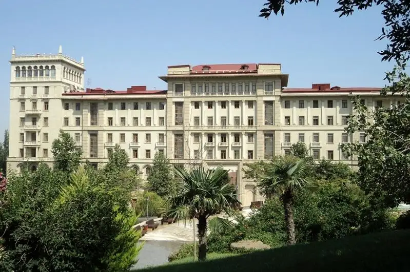 Ázerbaıjanda karantın rejımi 4 mamyrǵa deıin uzartyldy