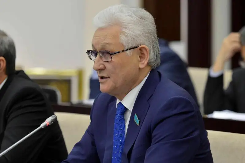 Senator óńirlerdegi aýyz sý tapshylyǵyna qatysty alańdaýshylyq bildirdi