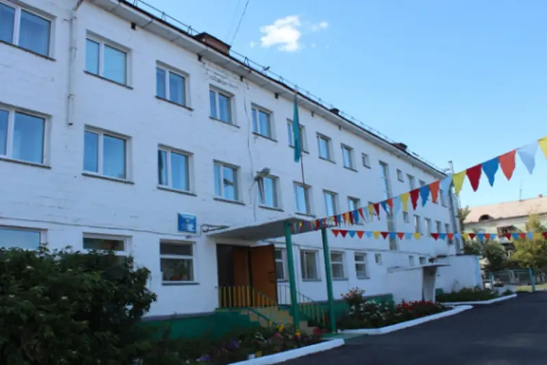 Pavlodarda qyzdary ýlanyp qalǵan ortalyqtyń 4 qyzmetkeri jumysynan bosatyldy