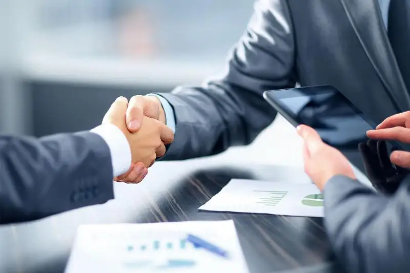 Kazakh Invest ınvestorlardy súıemeldeý ortalyq ofısi retinde bekitildi