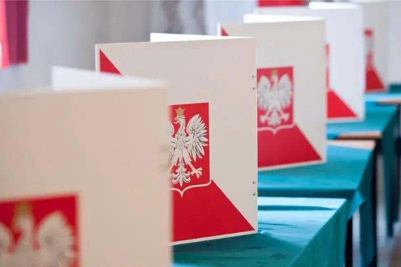 Polshada 28 maýsymda prezıdent saılaýy ótedi