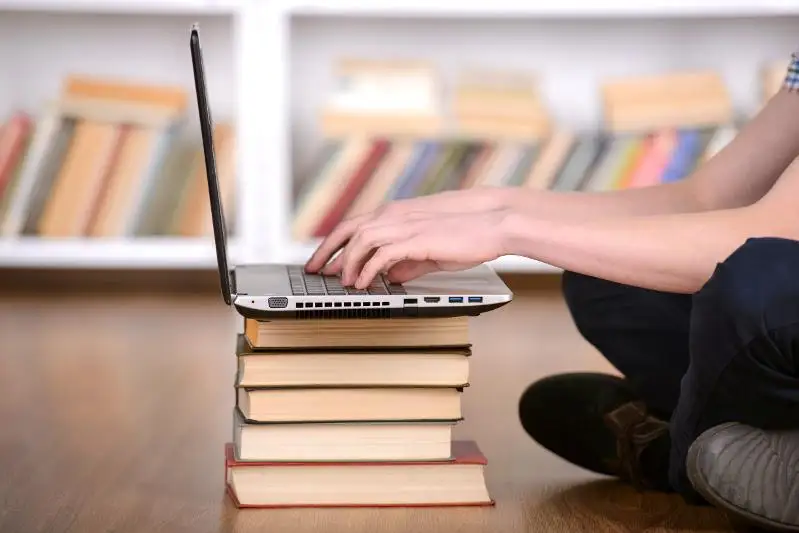 Semeı ýnıversıtetteri qashyqtan oqytýǵa daıyn