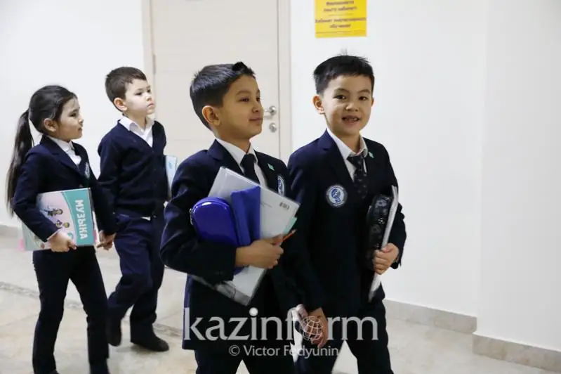 Baǵdarlamalaý negizderi páni 1-synyptan bastap engiziledi - Asqar Jumaǵalıev