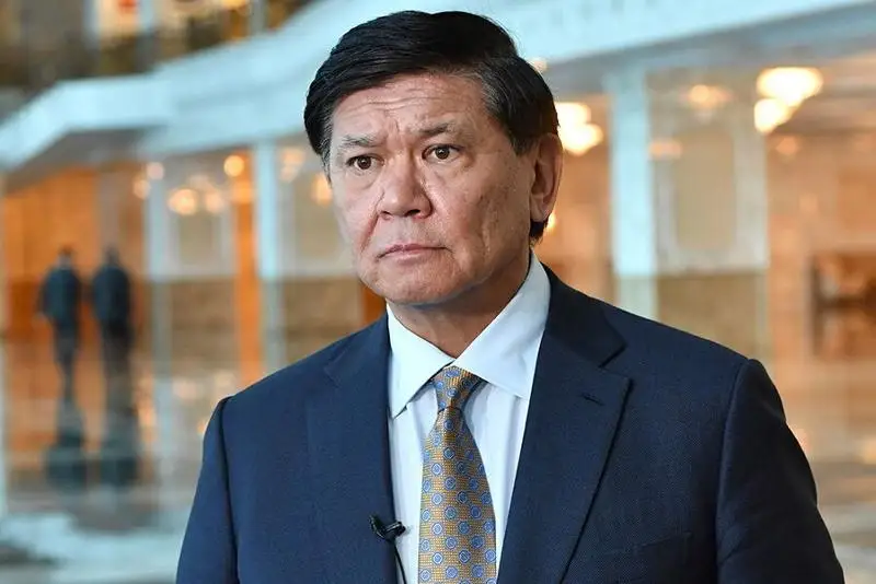 Aýyl ákimderin saılaý, memapparatty qysqartý: Ermuhambet Ertisbaev pikir bildirdi