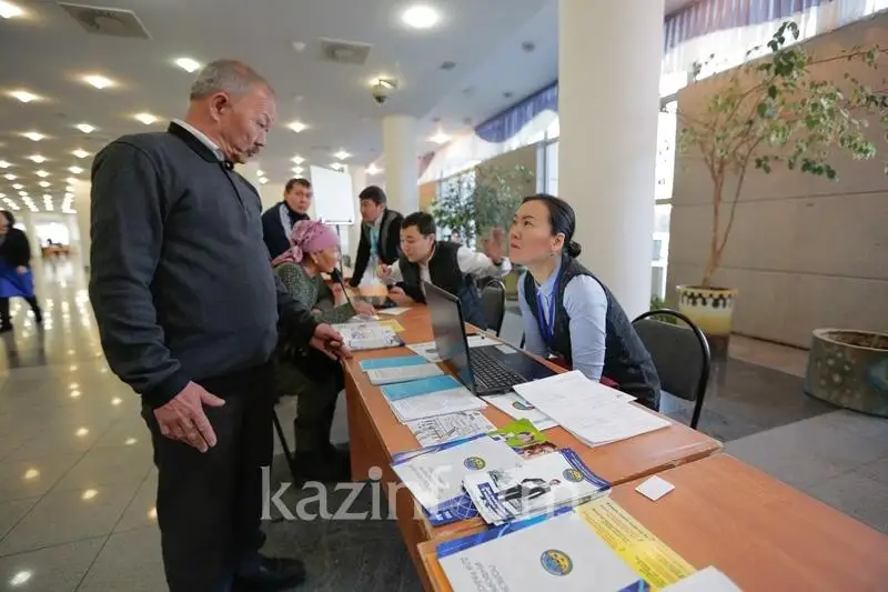 Jambyldyq pedagogtarǵa bos oryndar jármeńkesinde 278 jumys orny usynyldy