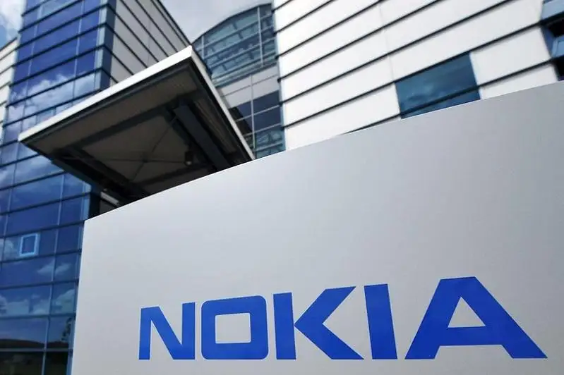 Rýslan Dálenov 5G jelisi týraly: Hırýrgter operatsııany qashyqtyqtan jasaıtyn bolady