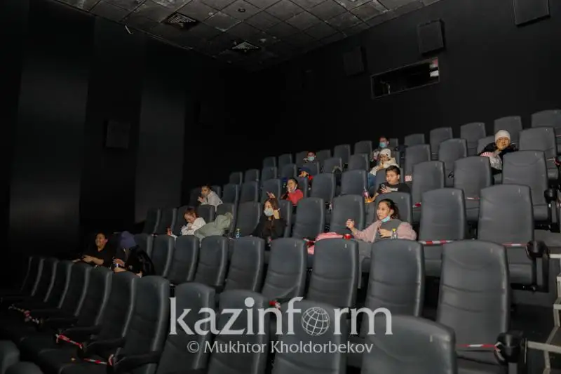 Batys Qazaqstanda kınoteatrlardyń jumys isteýine ruqsat berildi