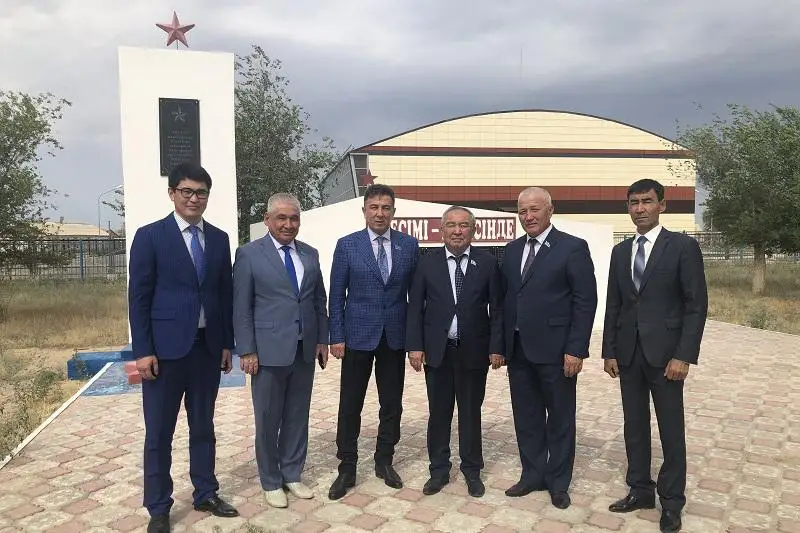 Senator Inder aýdanyndaǵy aýyl turǵyndaryn alańdatatyn máselelermen tanysty