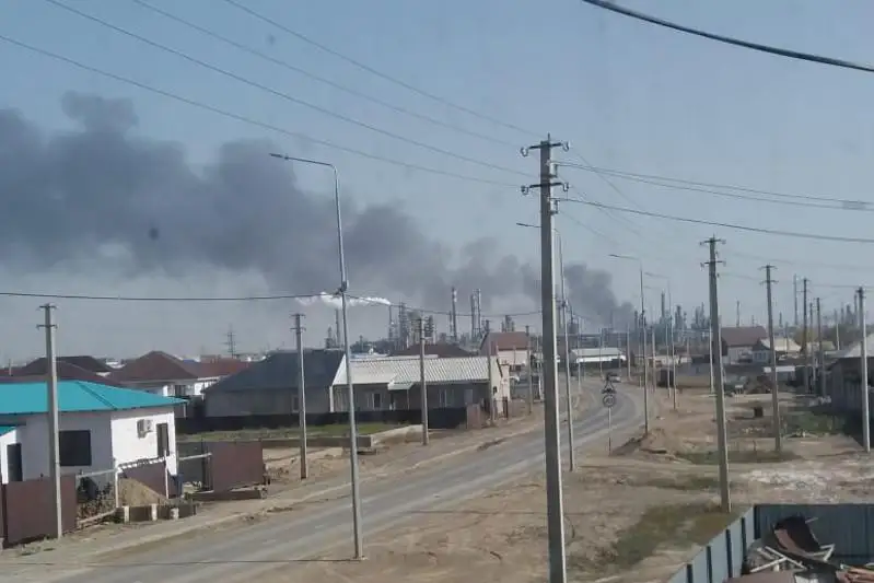 Atyraý munaı óńdeý zaýytyndaǵy órt sóndirildi