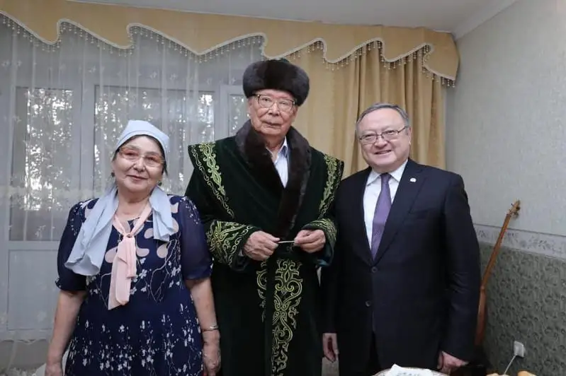 Aqtóbe oblysynyń ákimi Amangeldi Aıtalyny quttyqtady