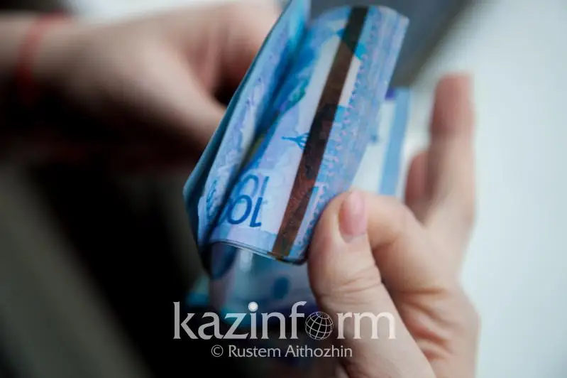 Túrkistanda alaıaq áıel «múgedektikke shyǵaryp beremin» dep aldap, aqsha alǵan