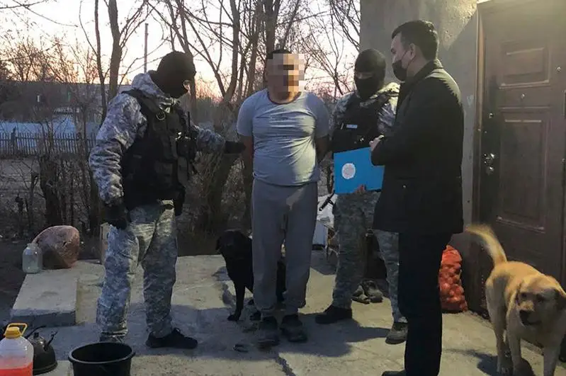 Almaty oblysynda qaraquıryqty atqan qoryqshy ustaldy