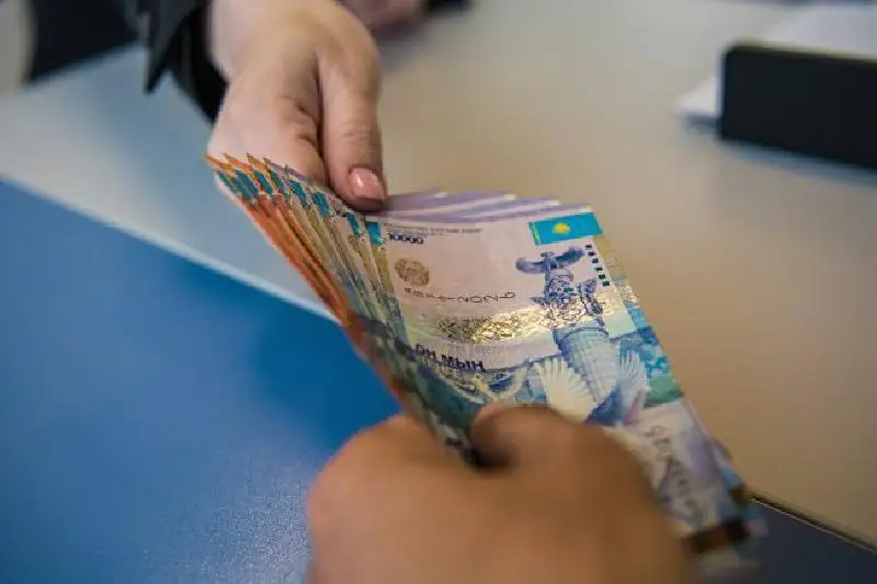 Almaty oblysynyń turǵyndary 42500 teńge alýǵa qujat tapsyra bastady