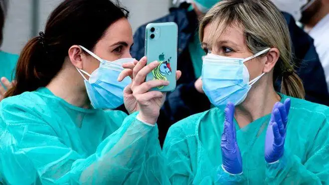 Frantsııada koronavırýsqa baılanysty shekteýler 11 mamyrǵa deıin uzartyldy