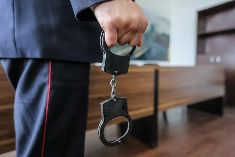 Almatyda jerasty ótkelinde qyz zorlaǵan kúdikti bir aıdan keıin ustaldy