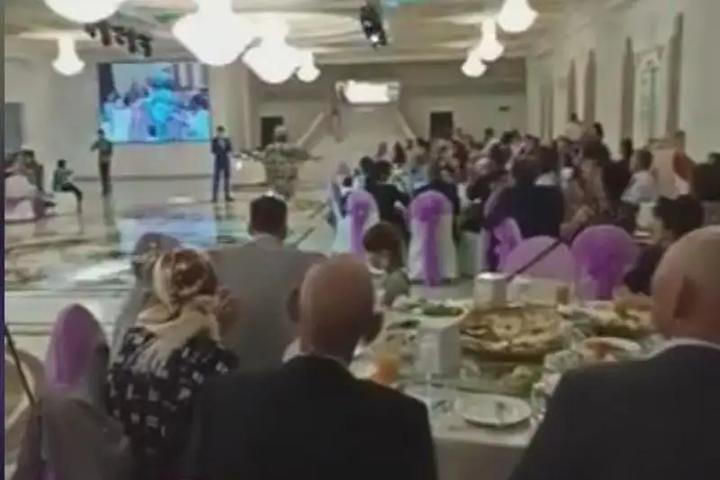 Kókshetaýda jas jubaılar sanıtarlyq talaptardy buzyp, toı jasaǵan
