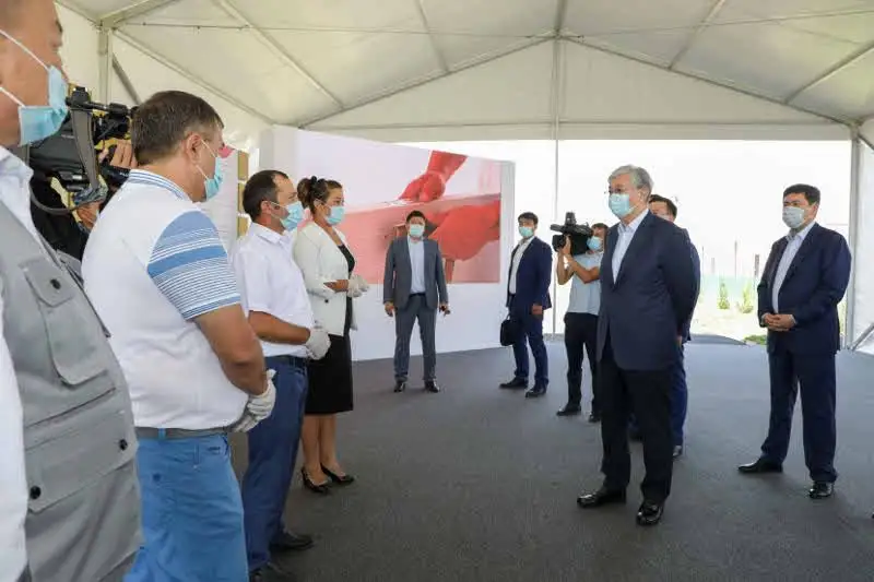 Мемлекет басшысы Мырзакент ауылындағы жаңа ықшамауданның құрылысымен танысты