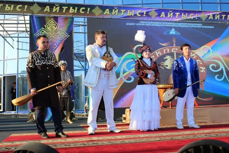 Bıylǵy «Altyn dombyra» aıtysy Aq Jaıyqta ótedi