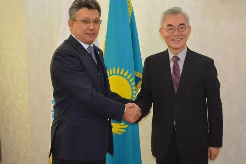 Baqyt Sultanov Qazaqstandaǵy Koreıa elshisimen eki eldiń saýda-sattyq máselesin talqylady