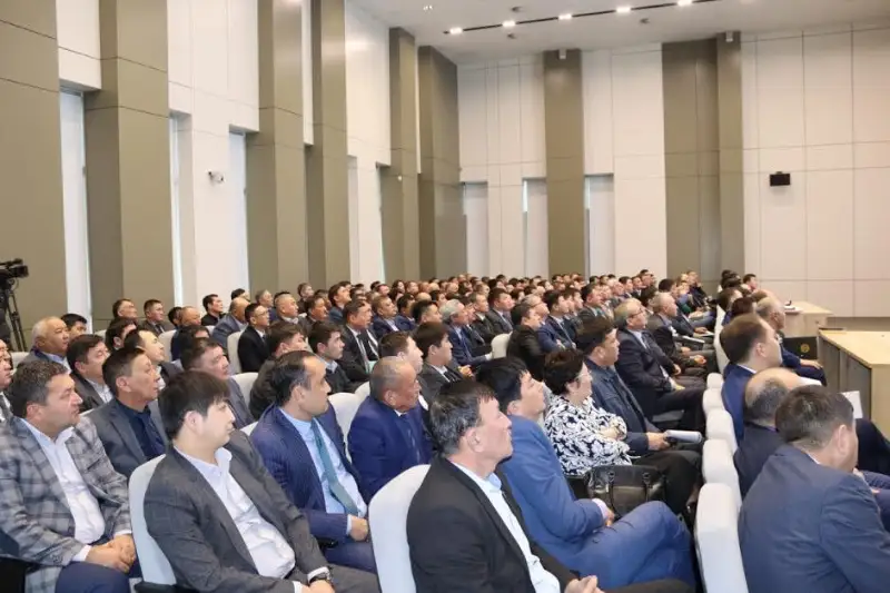 Túrkistan oblysynda Ádep kodeksin saqtamaǵan ákim partııa qatarynan shyǵaryldy