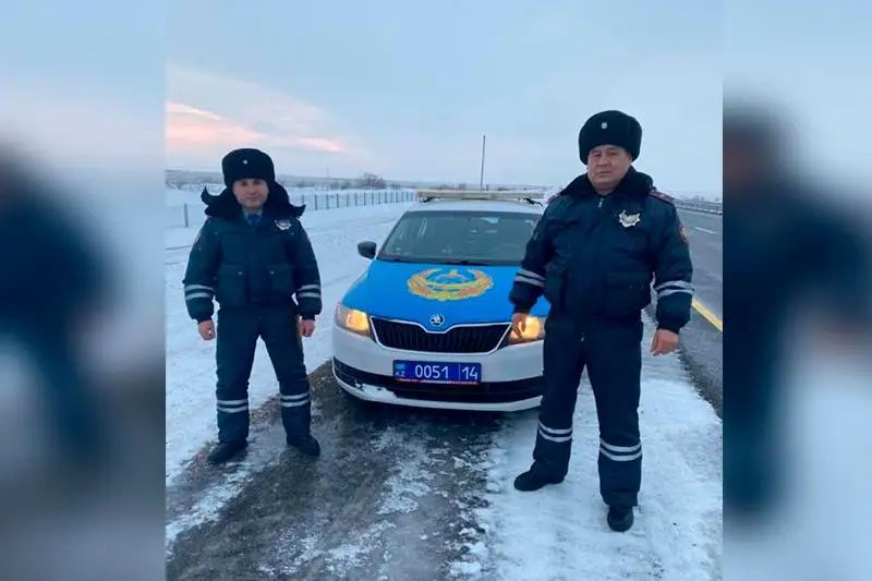 Павлодар облысында көлігі бұзылып, далада қалған жүргізуші құтқарылды